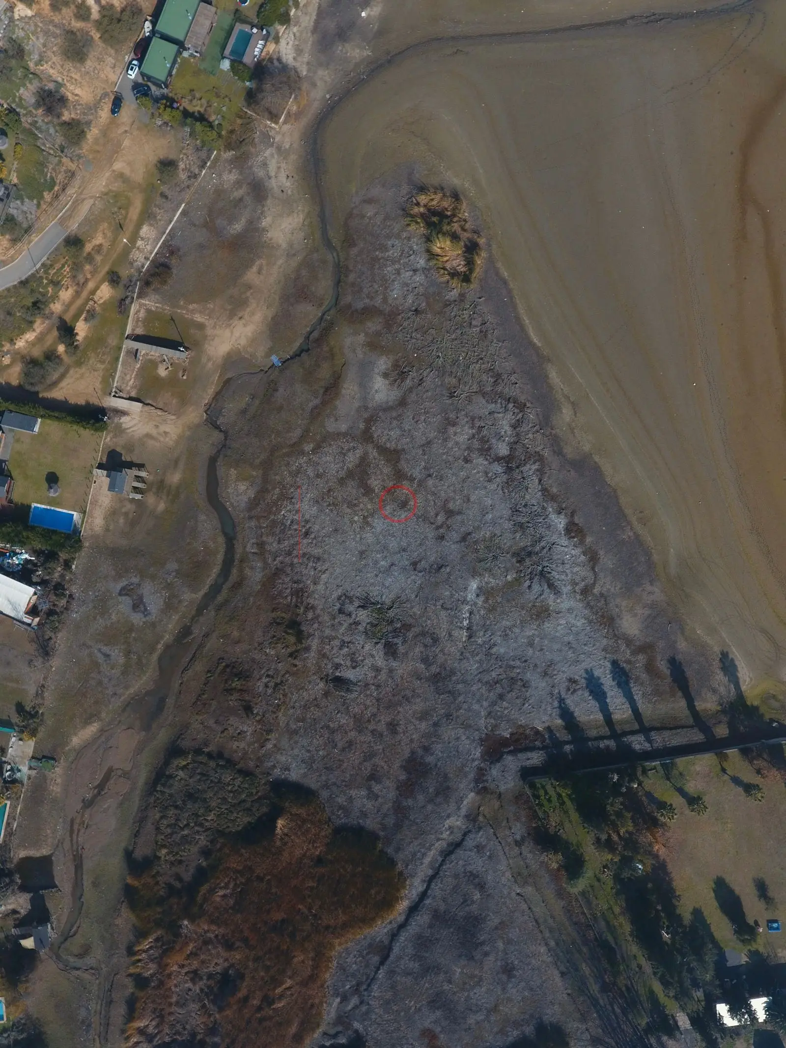 Playa de arena y canal, Las Cabras — Lago Rapel, Chile