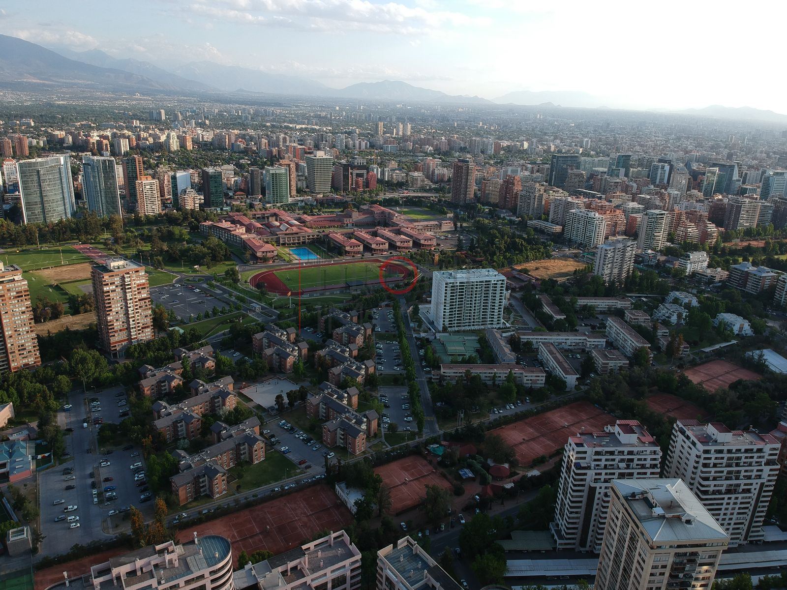 Barrio residencial y canchas de tenis, Las Condes
