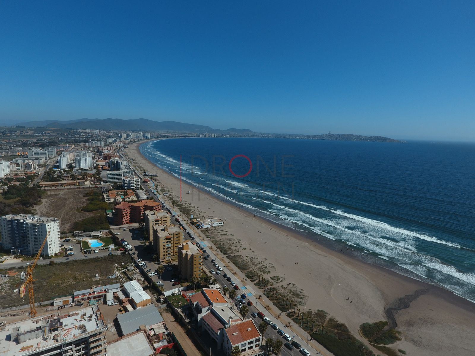 Playa y edificios costeros, La Serena (2)