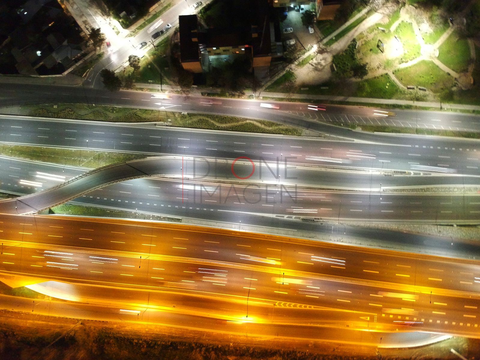 Autopista y enlace de noche, Santiago