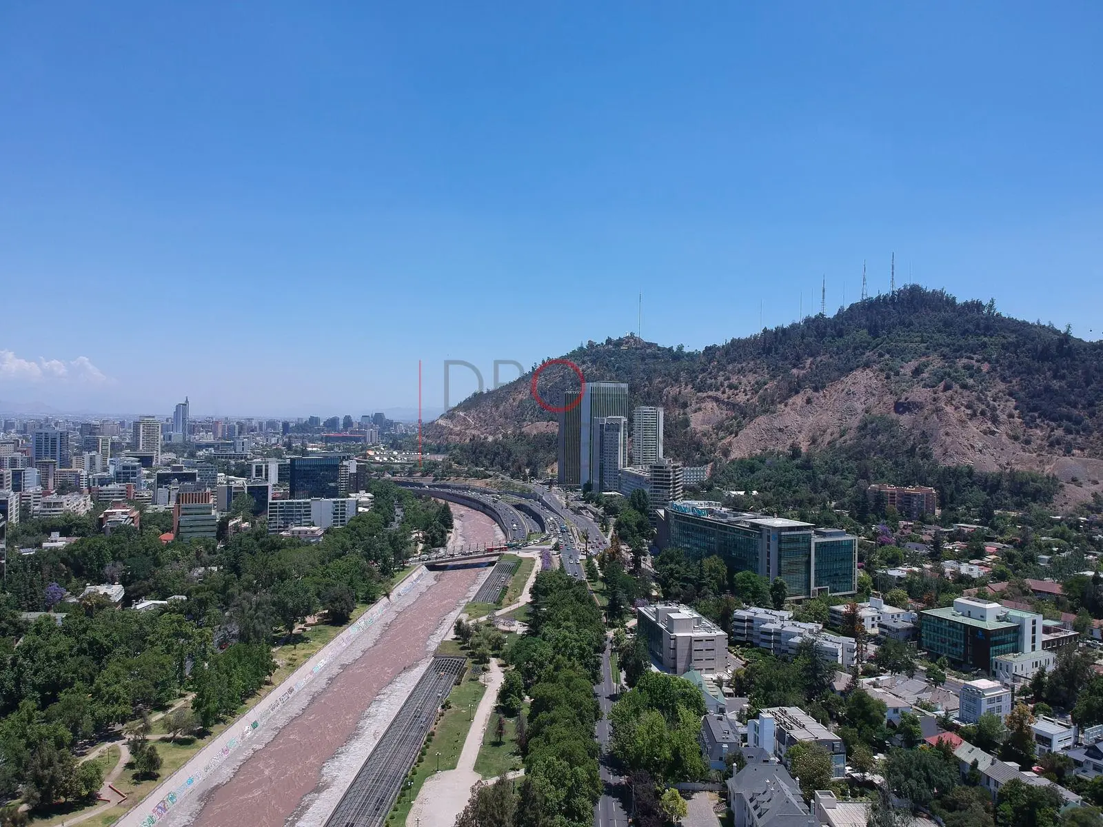 Cerro San Cristóbal y río Mapocho, Providencia — Santiago, Chile