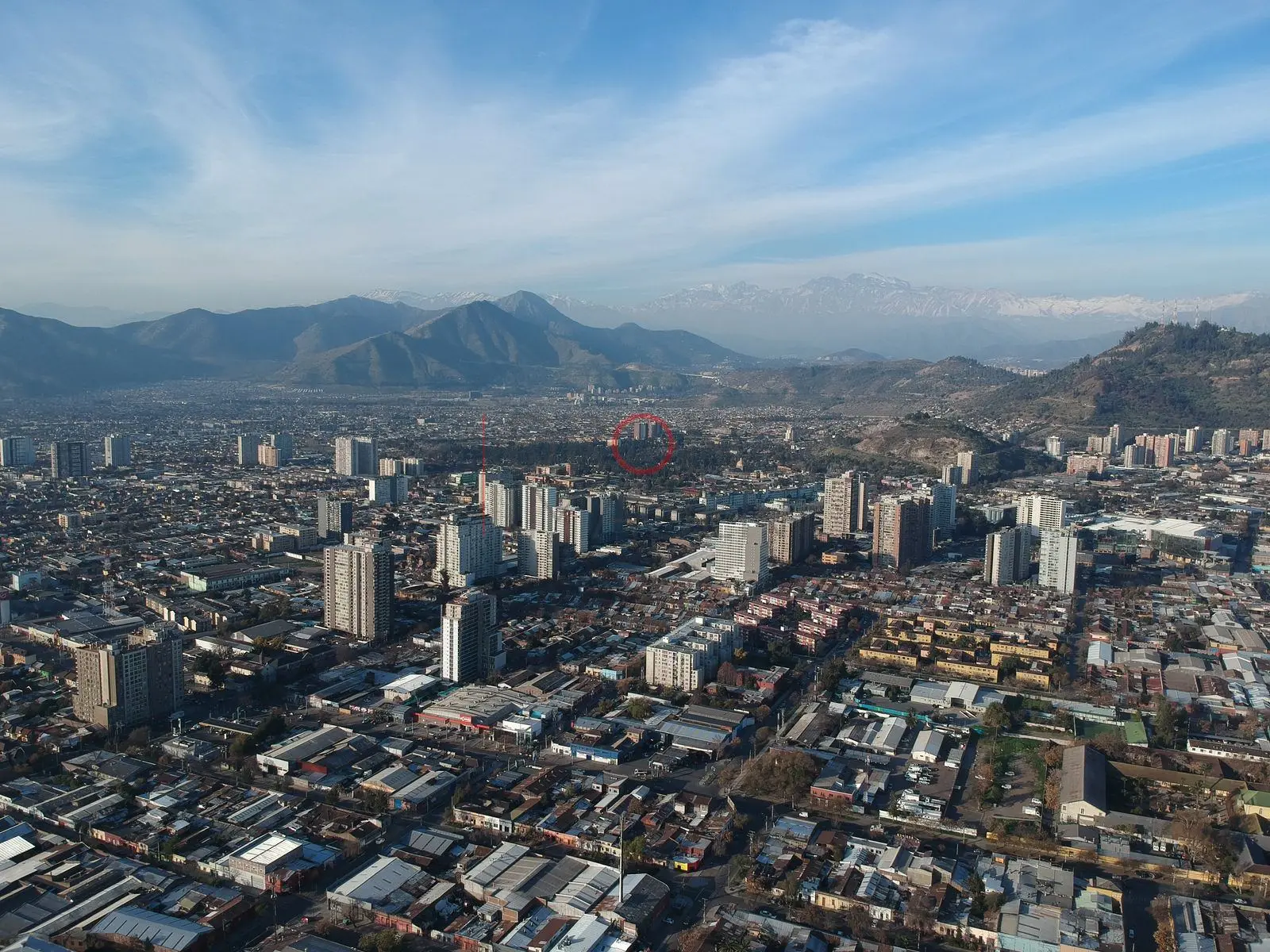 Edificios y cordillera al fondo, Independencia — Santiago, Chile