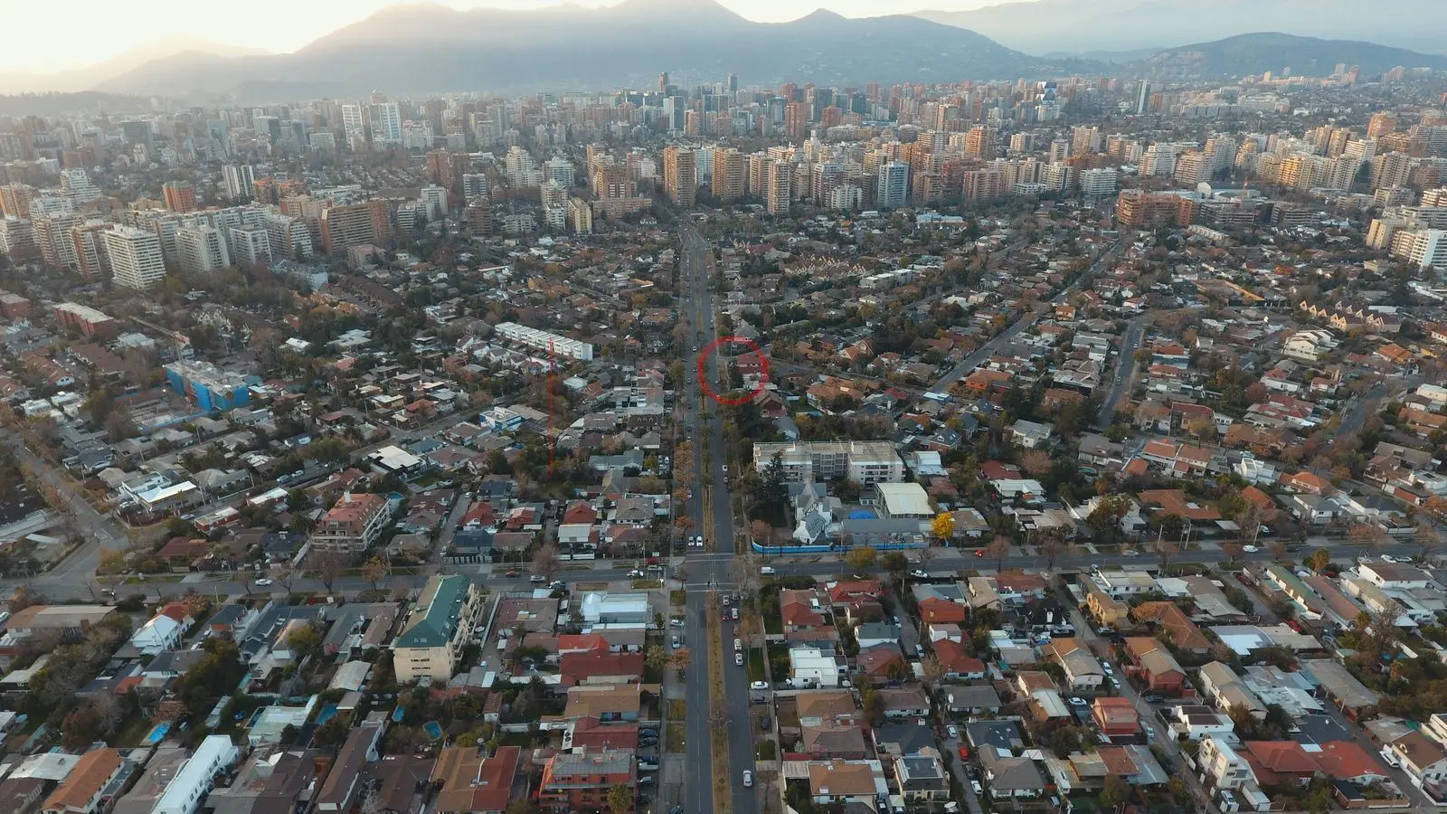 Cuadrícula de casas y ciudad, Las Condes · vista panorámica