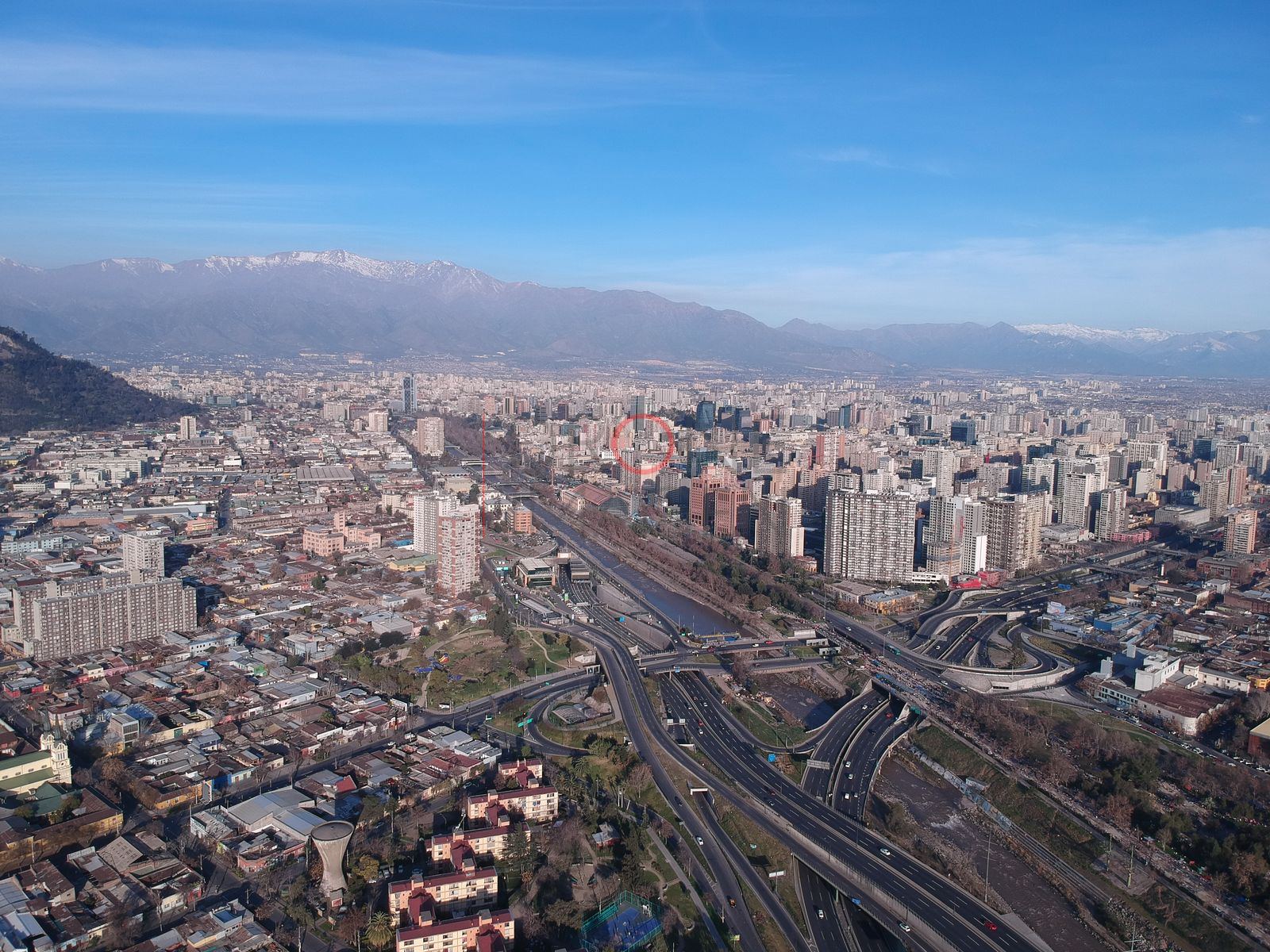 Ciudad y cordillera nevada, Independencia