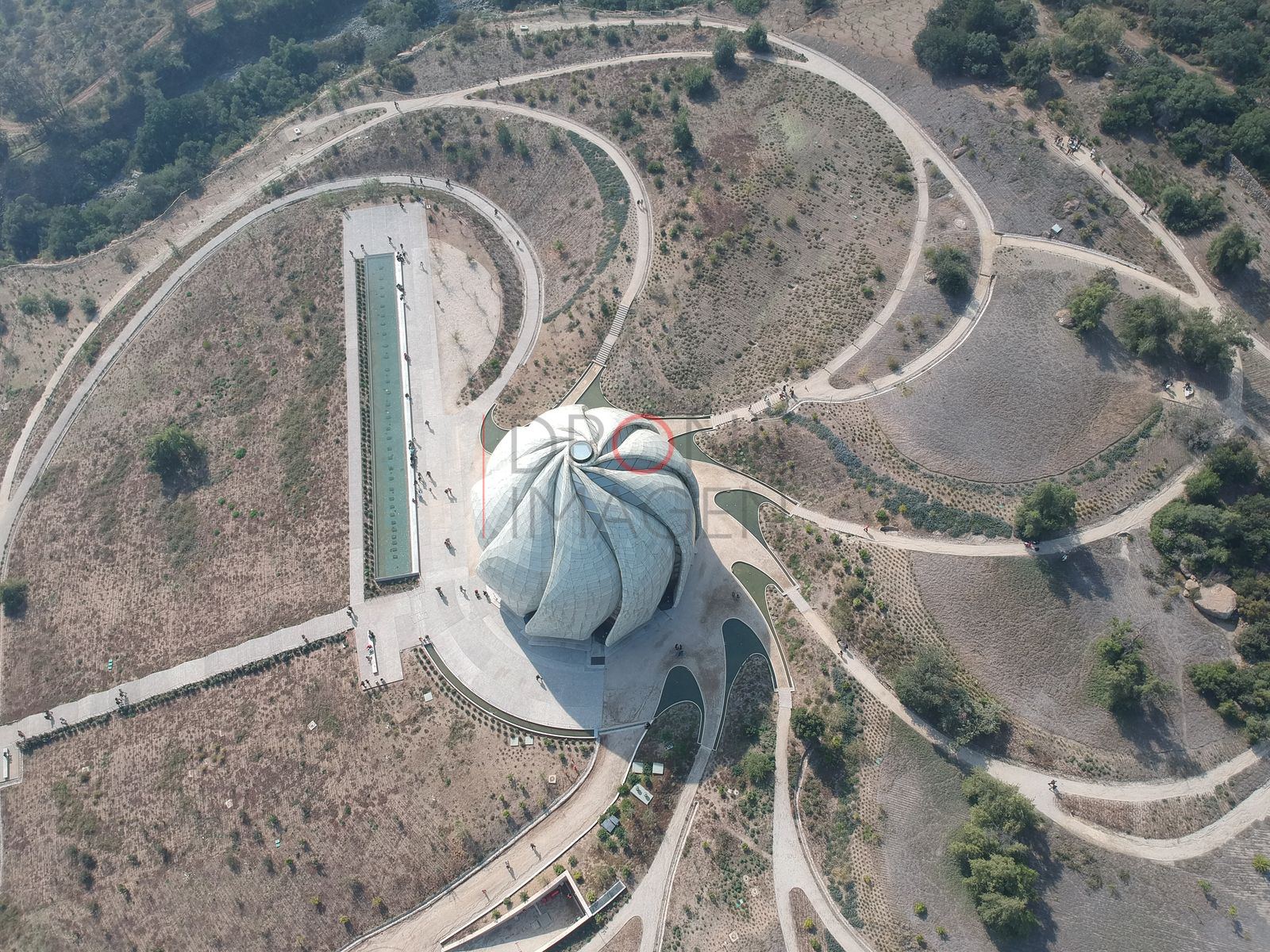 Templo Bahá'í con espejo de agua, Peñalolén