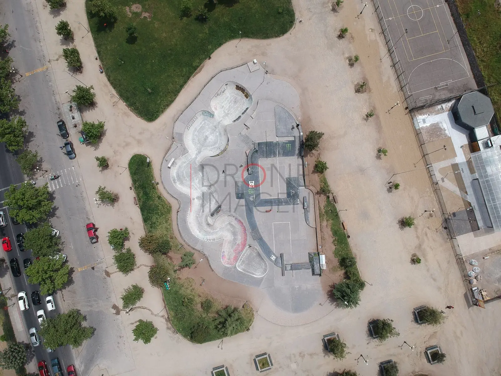 Pista de skate desde arriba, Santiago · vista cenital