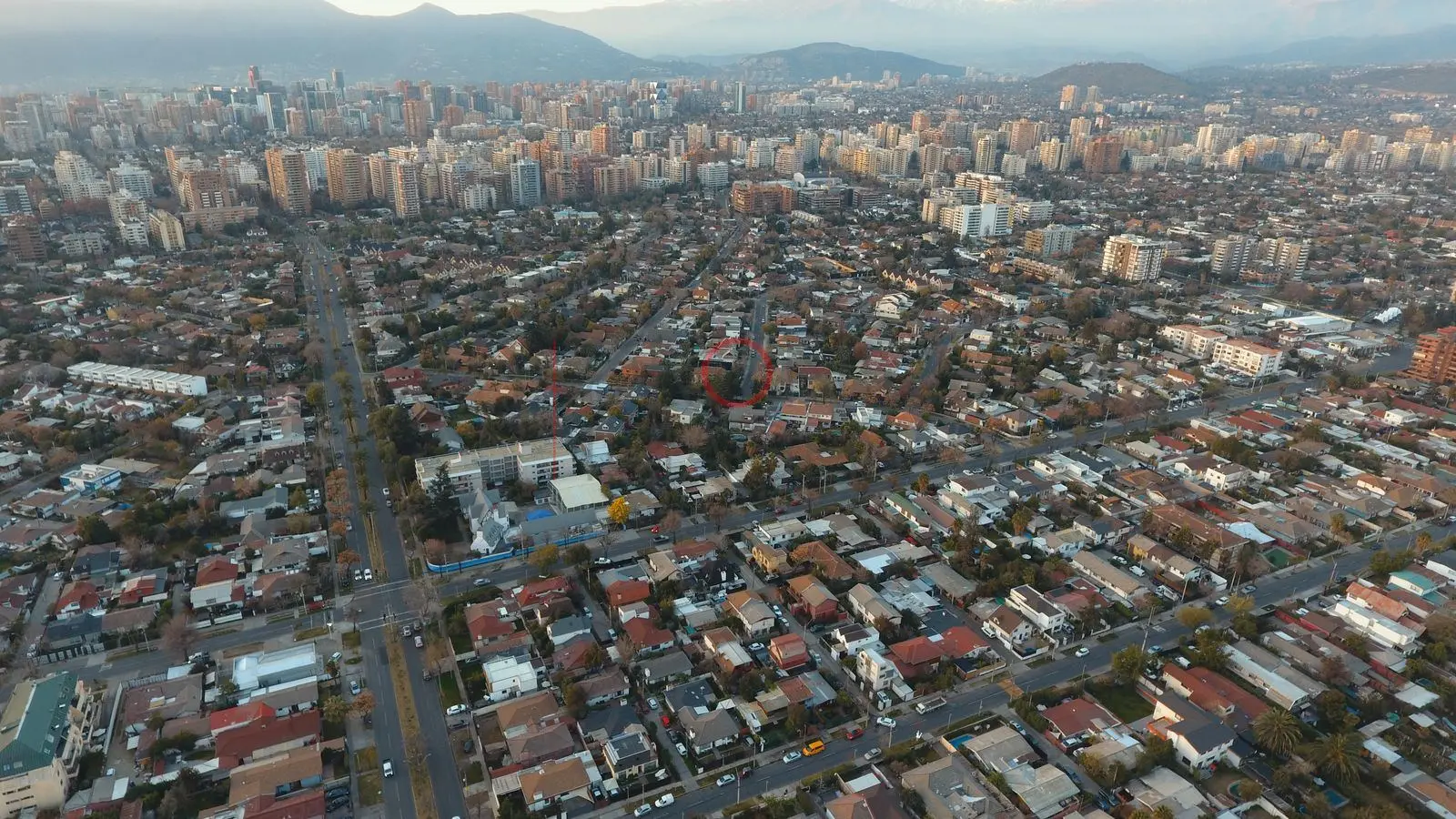 Calles rectas y techos de barrio, Las Condes · vista panorámica