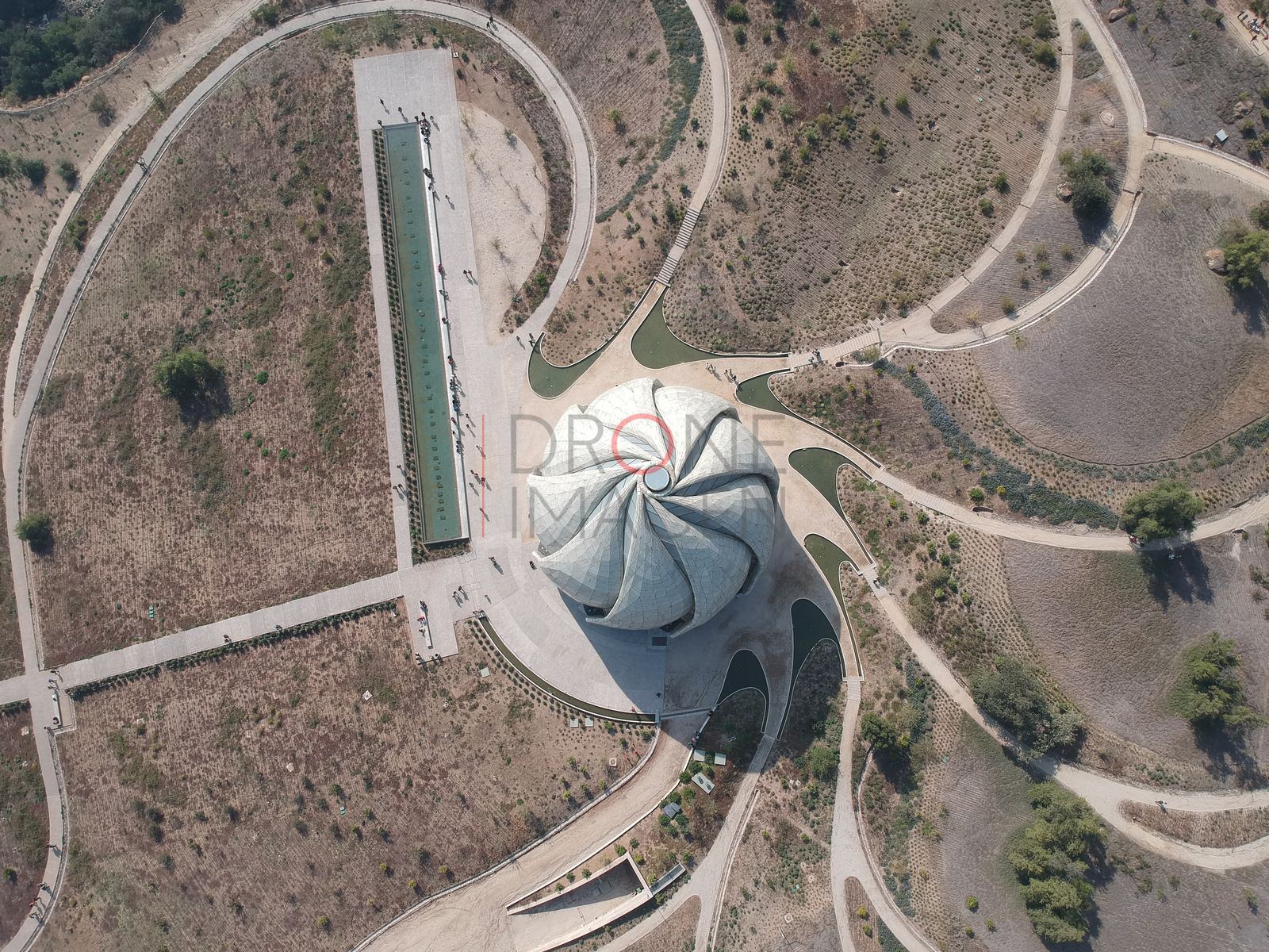 Cúpula del templo y senderos, Peñalolén