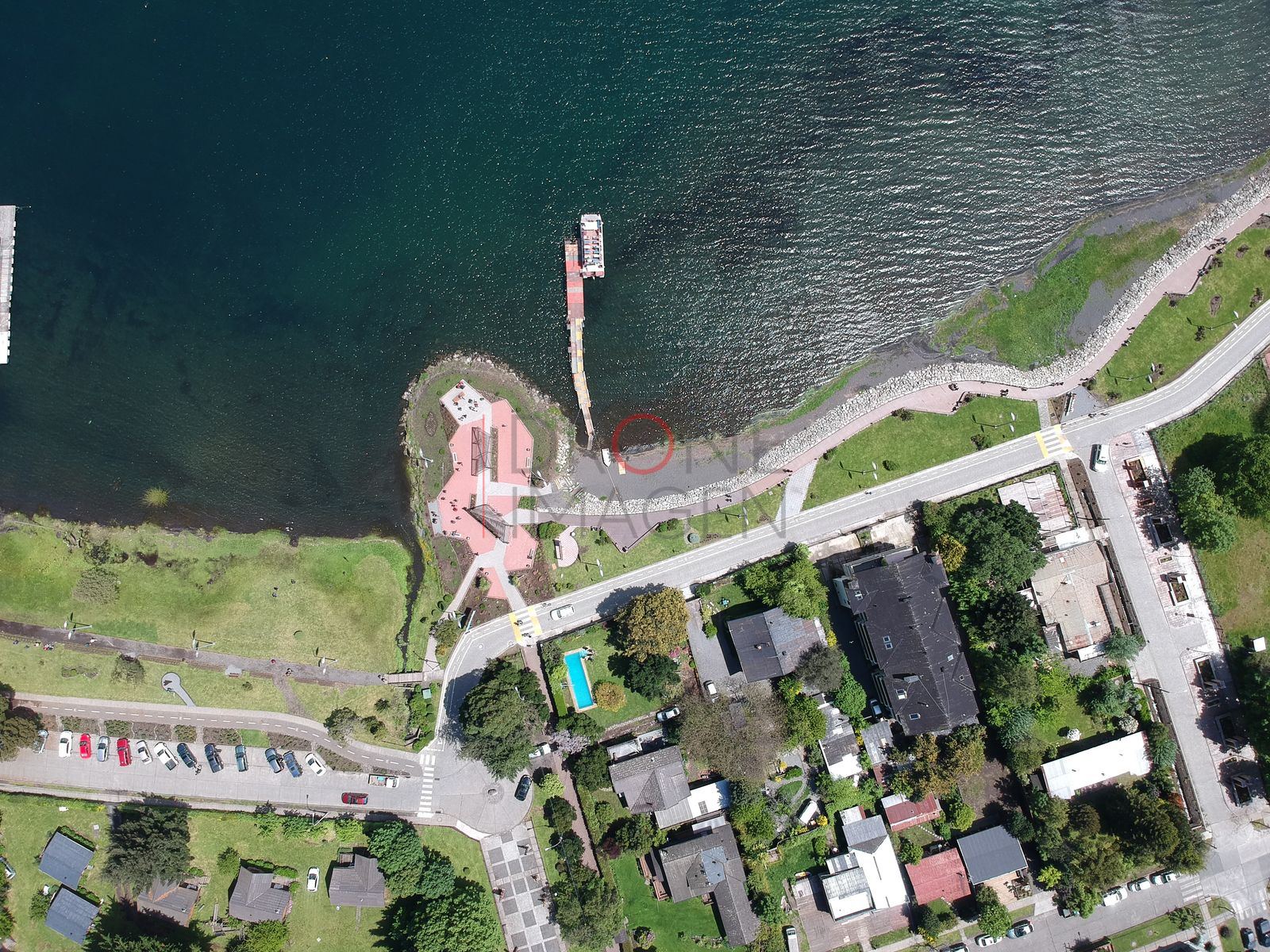 Península con muelle vista desde arriba, Centro de Pucón