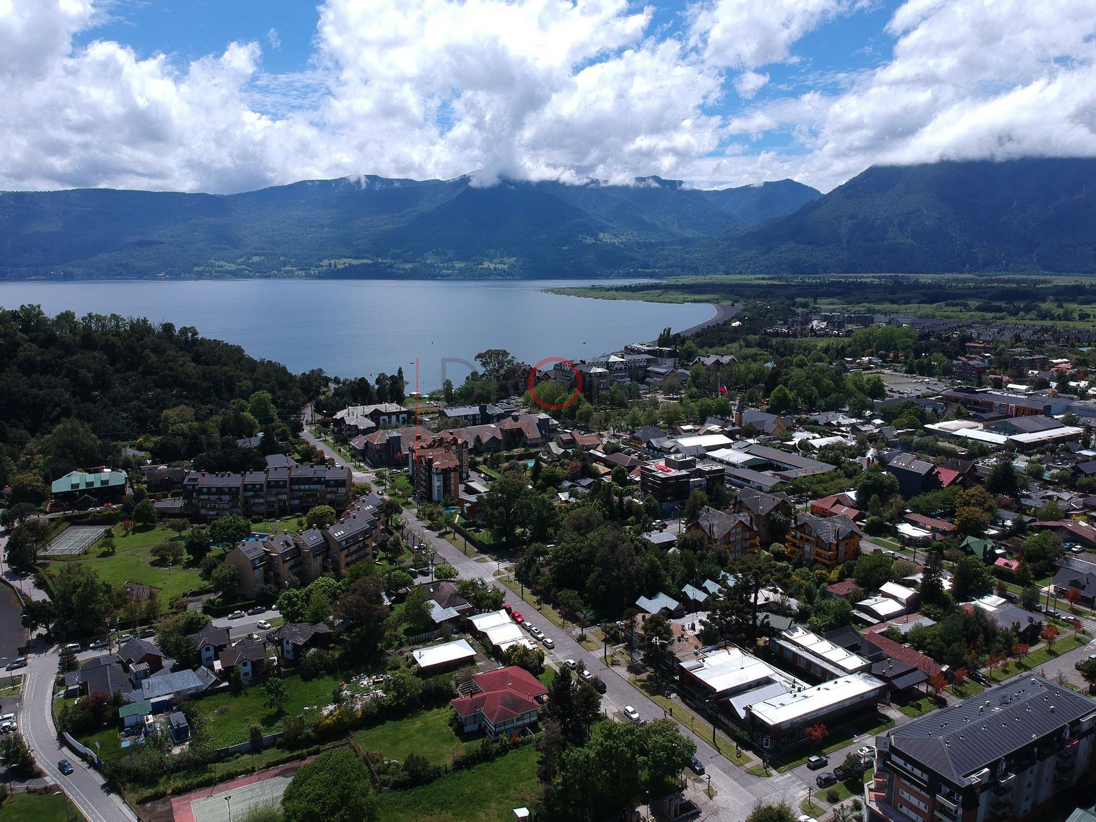 Pucón y el lago al fondo, Centro de Pucón