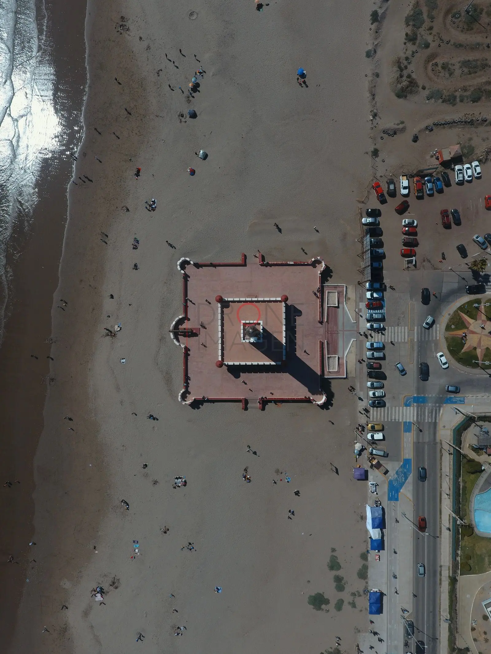 Faro Monumental junto a la costanera, La Serena