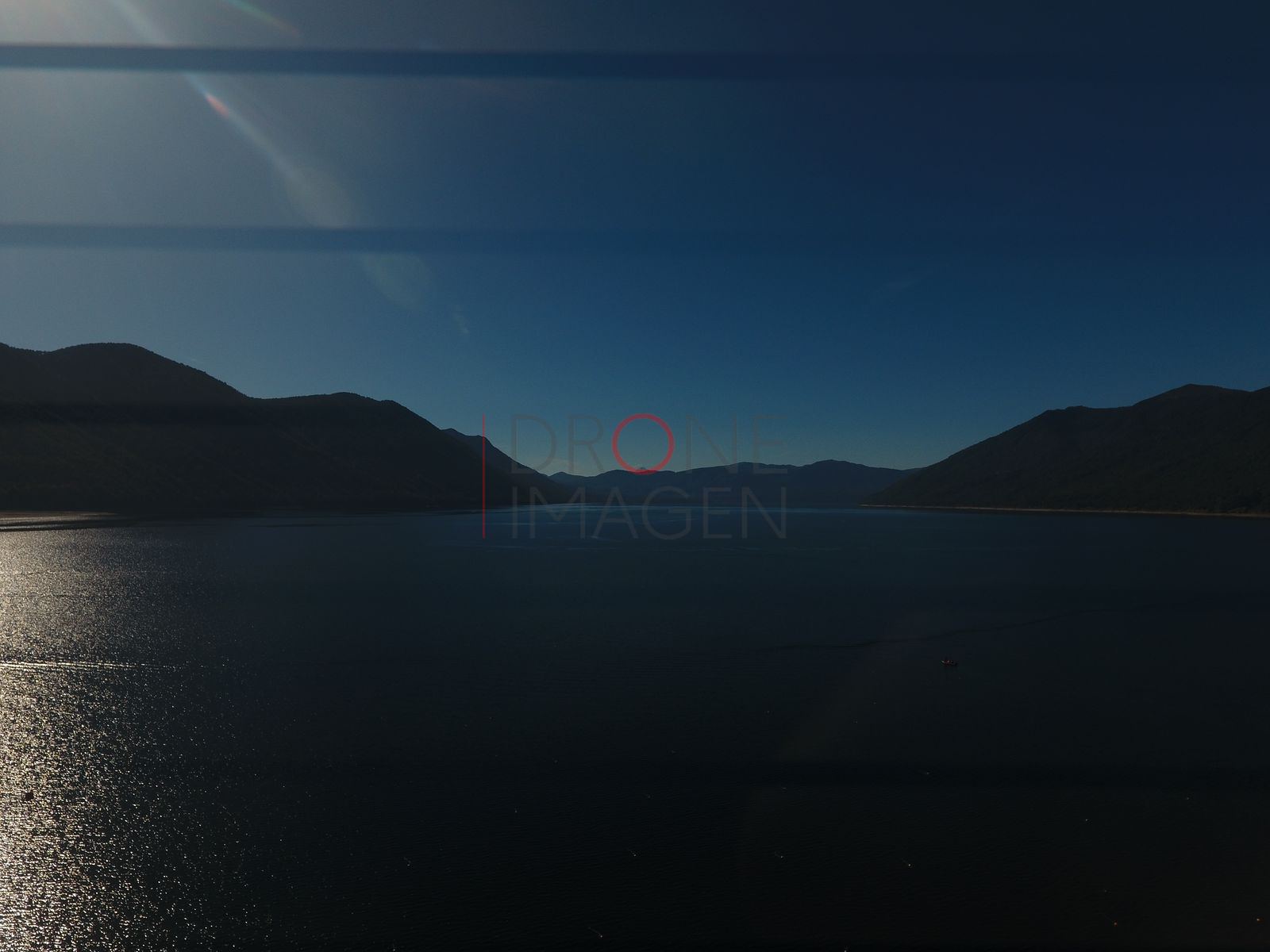 Lago Caburgua al atardecer