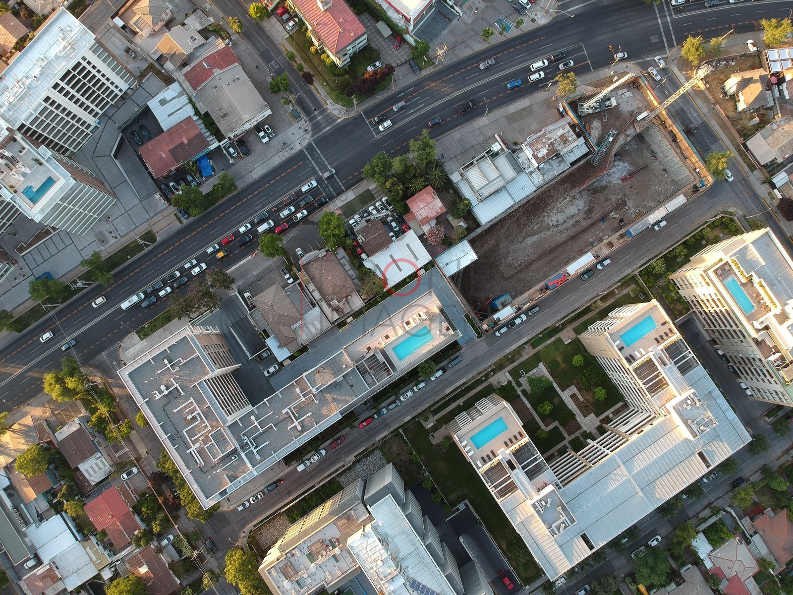 Edificio con piscina, vista cenital