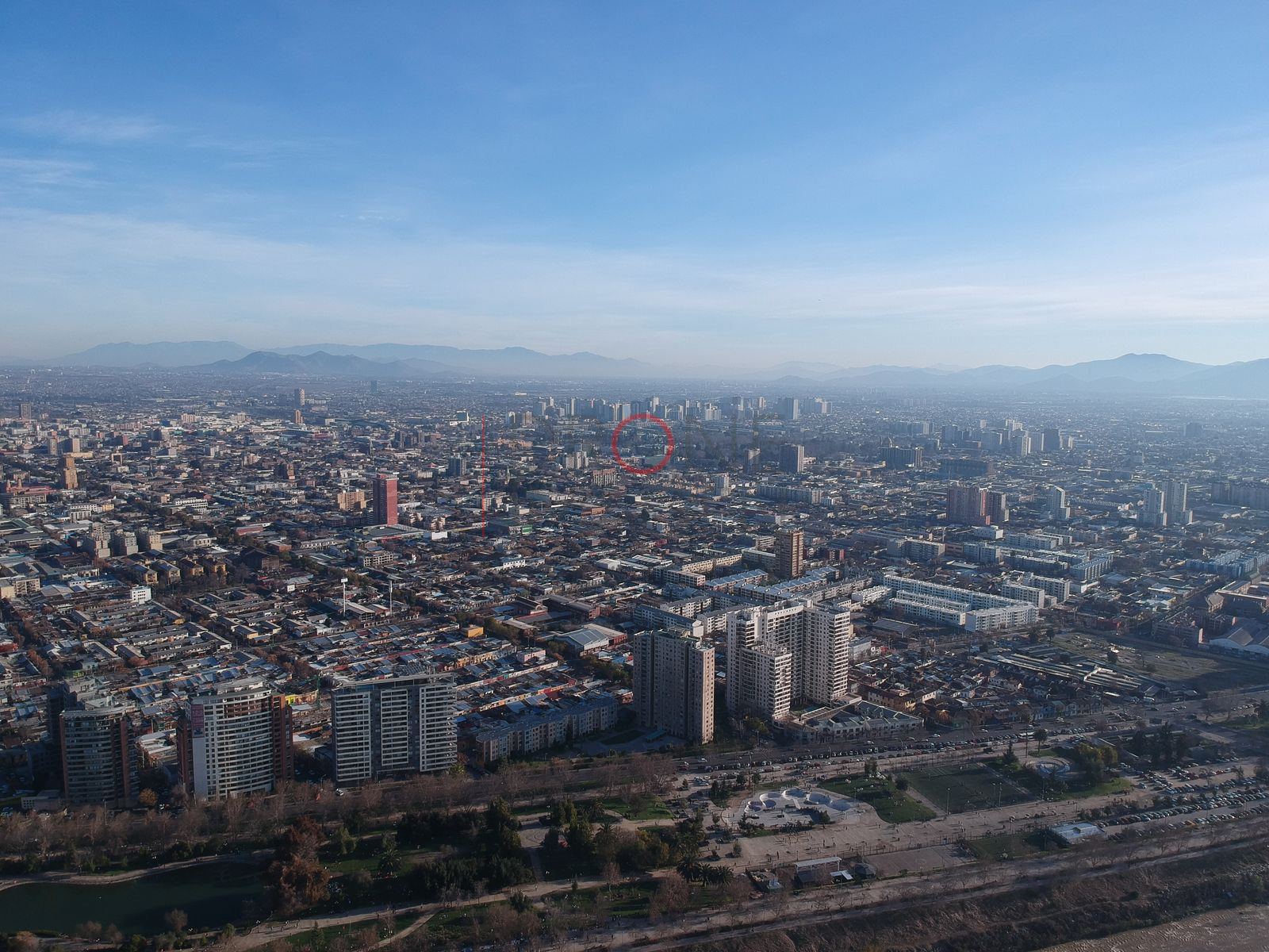 Torres y bruma sobre la ciudad, Independencia