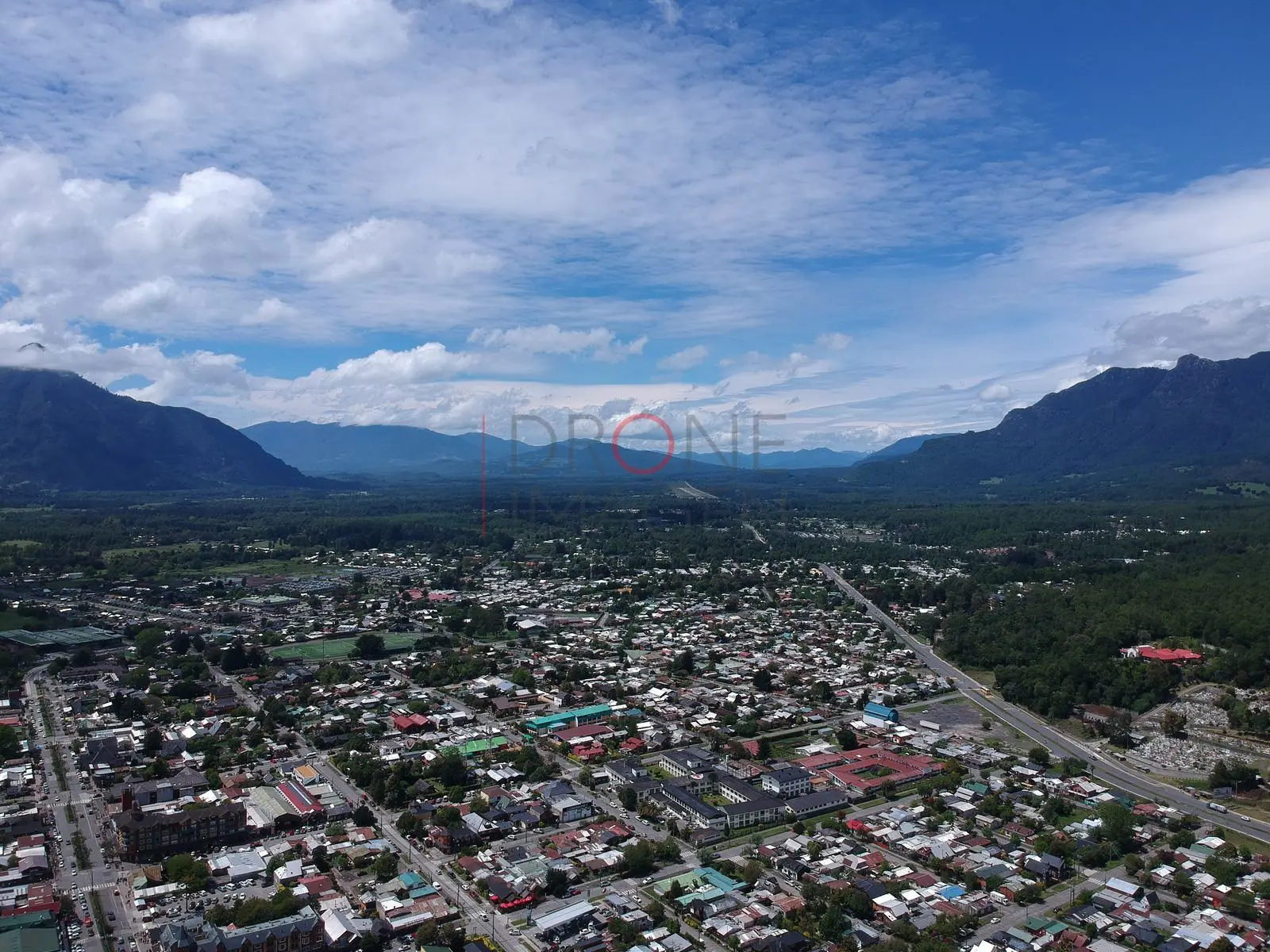 Pucón y cordillera al fondo, Centro de Pucón