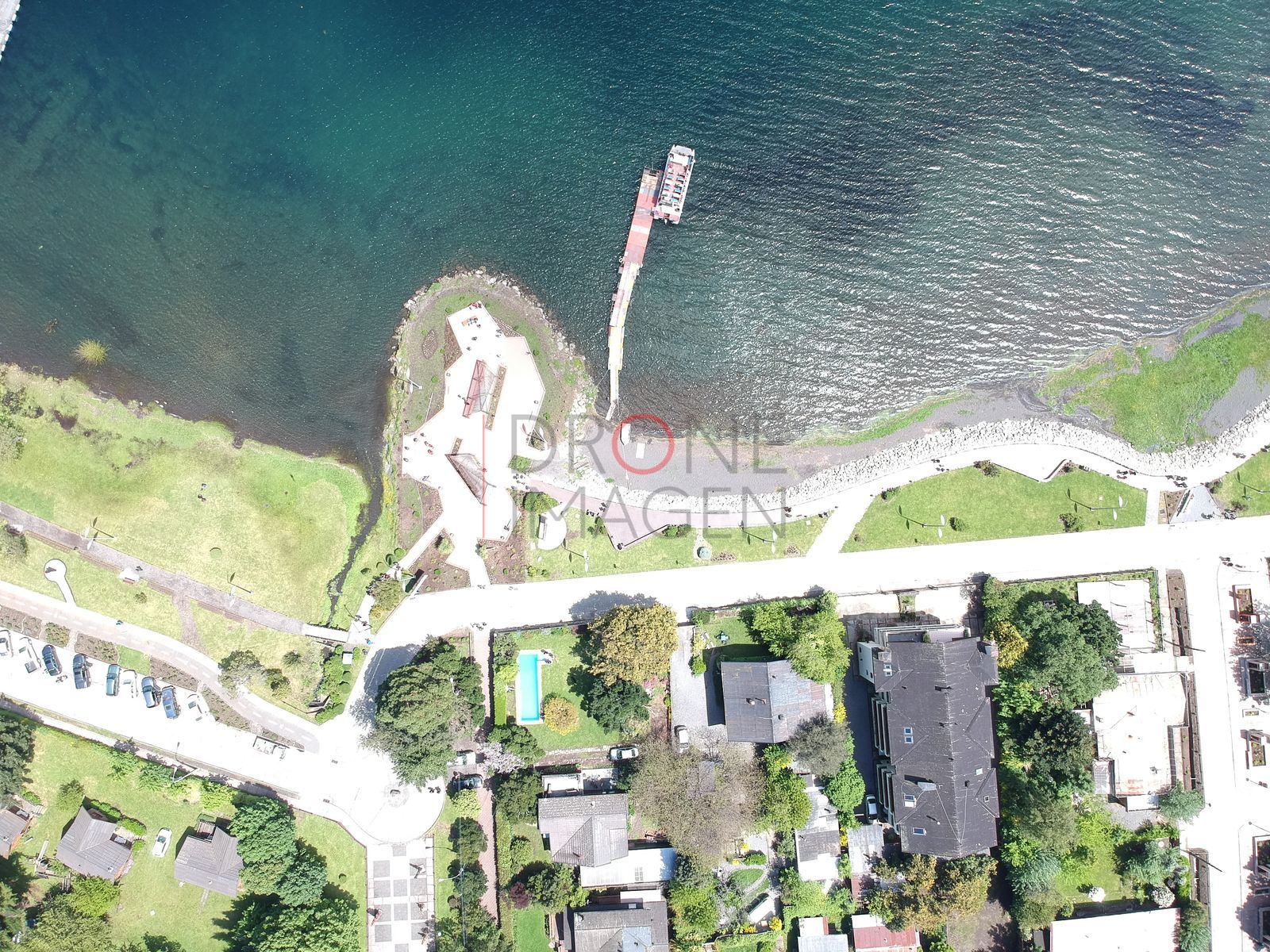 Costanera y península con muelle, Centro de Pucón