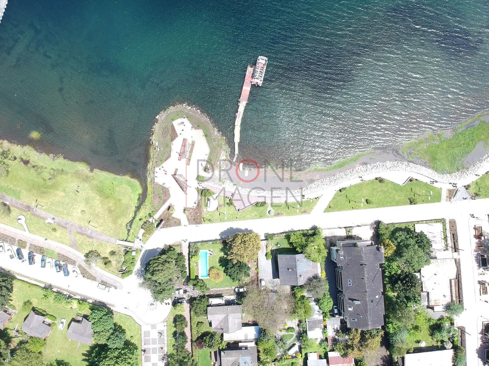 Costanera y península con muelle, Centro de Pucón